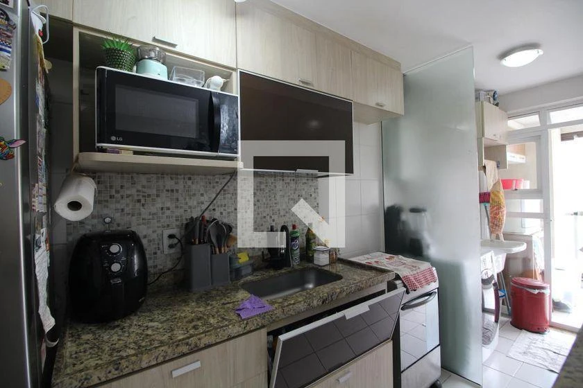 Glass-enclosed balcony in a 2-bedroom apartment, 78 m² — photo 15