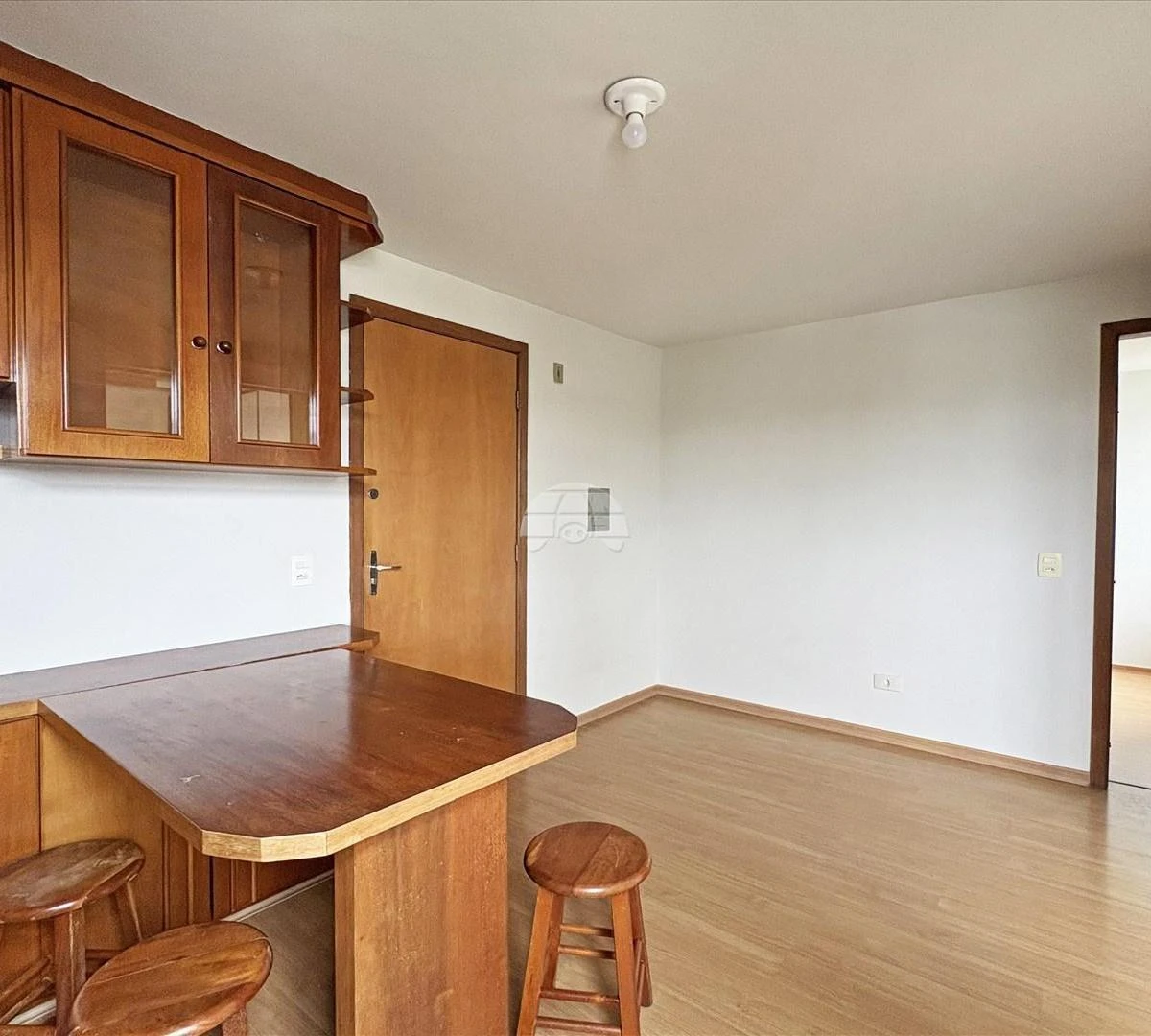 Дерев'яна підлога або ламінат та 1 спальня: квартира 36 м² — photo 9