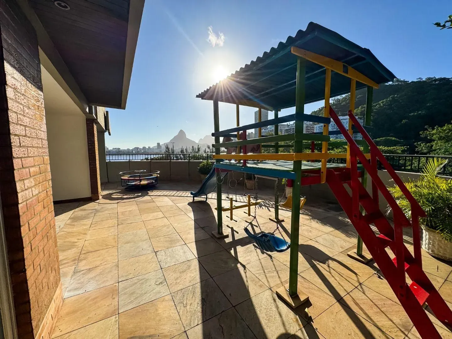 4-bedroom rental apartment with 160 m² and 3 baths — photo 36