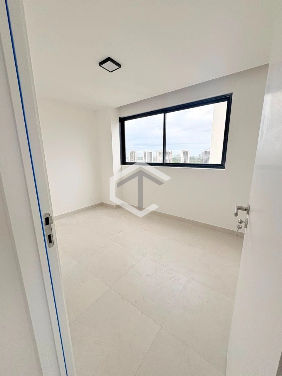Квартира з 3 спальнями та власною ванною, 60 м² — photo 15