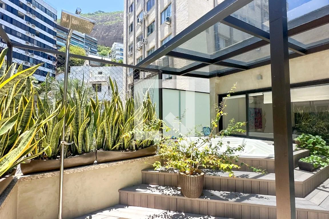 4-bedroom apartment with floor-to-ceiling windows — photo 17