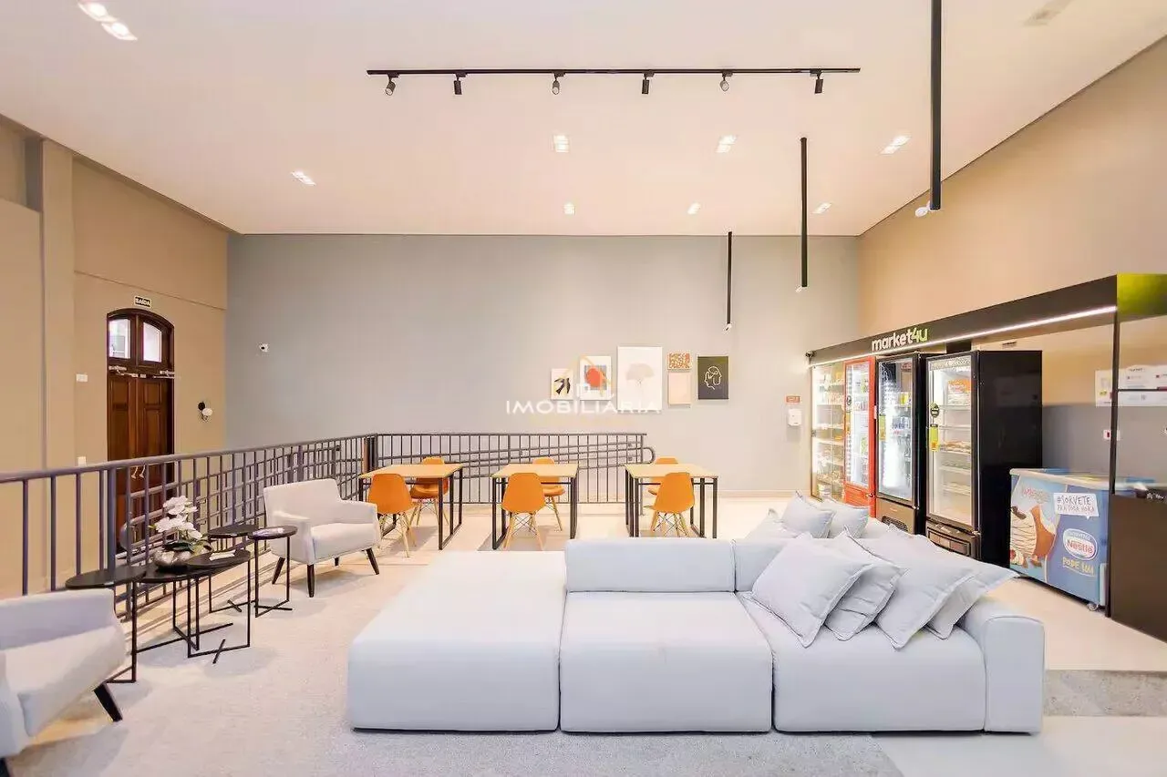 One-bedroom apartment in a building with a coworking space — photo 10