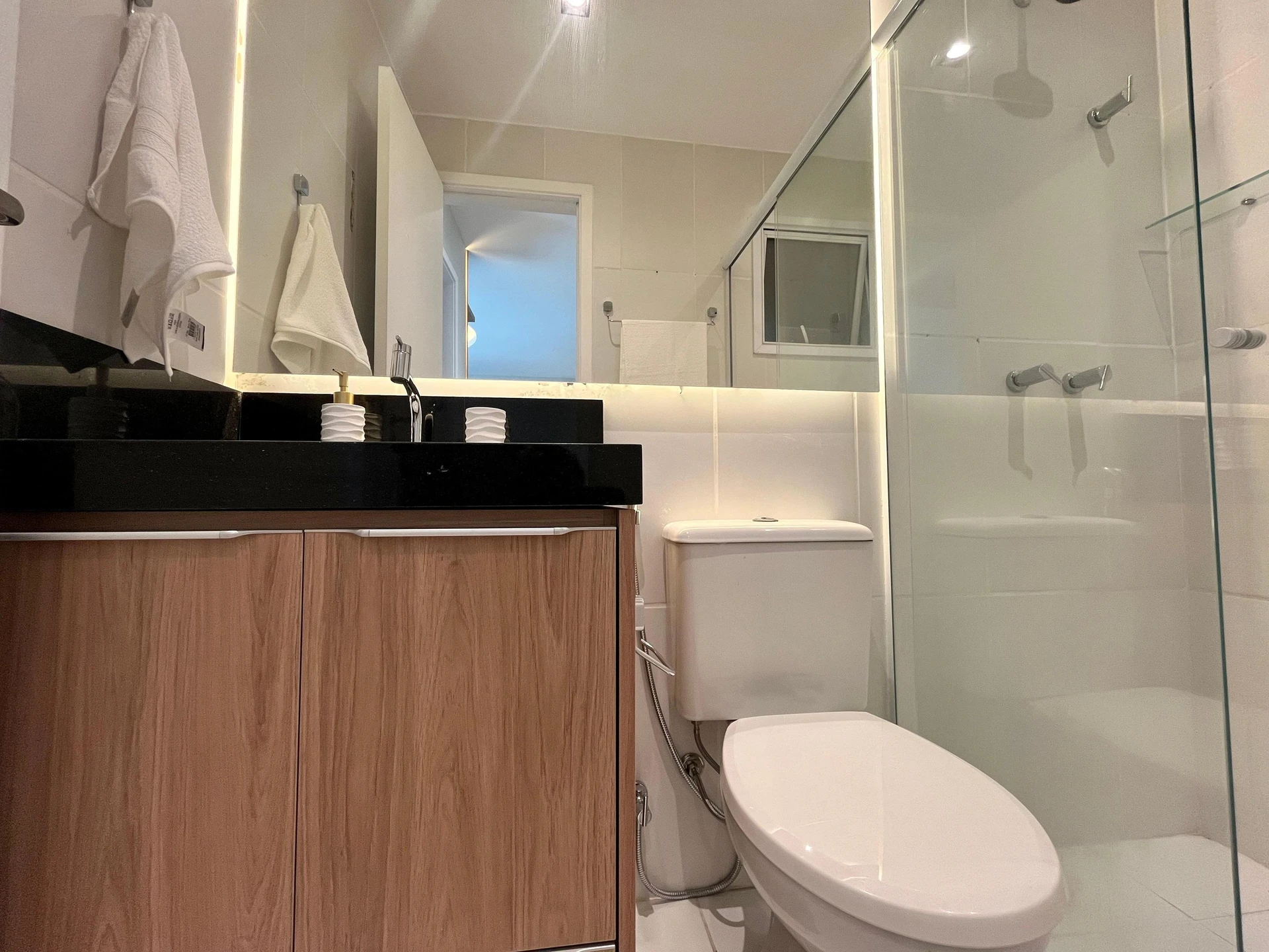 One-bedroom apartment in a building with a sauna — photo 10