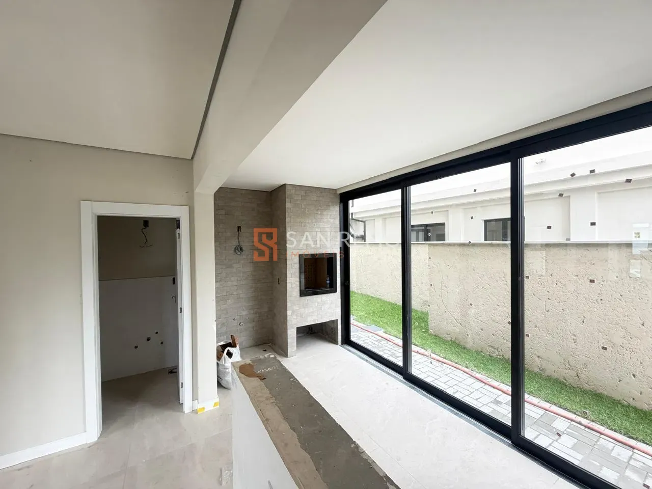 House, 158 m², with a glass-enclosed balcony — photo 6