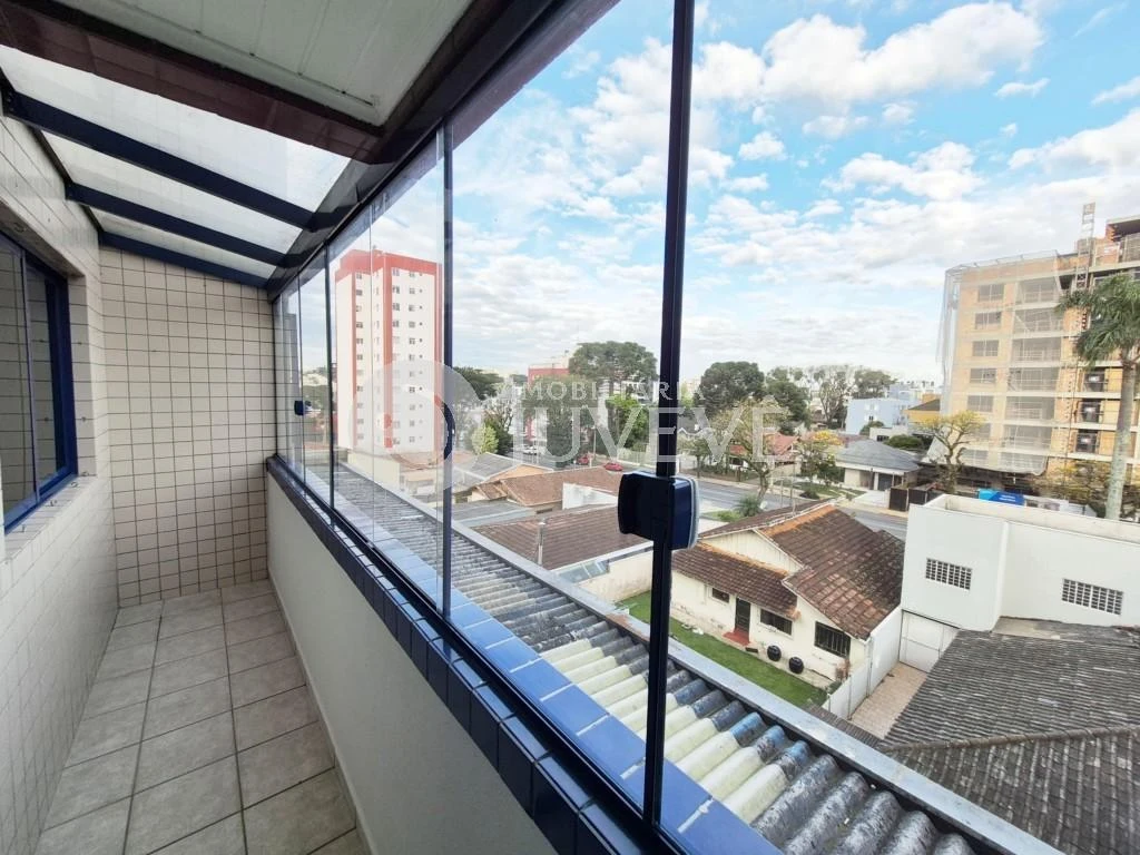 Furnished 3-bedroom apartment with enclosed balcony grill — photo 4