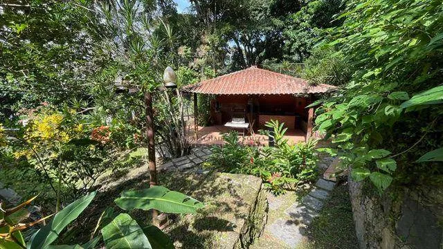 Furnished house, 395 m², with a glass-enclosed balcony — photo 42