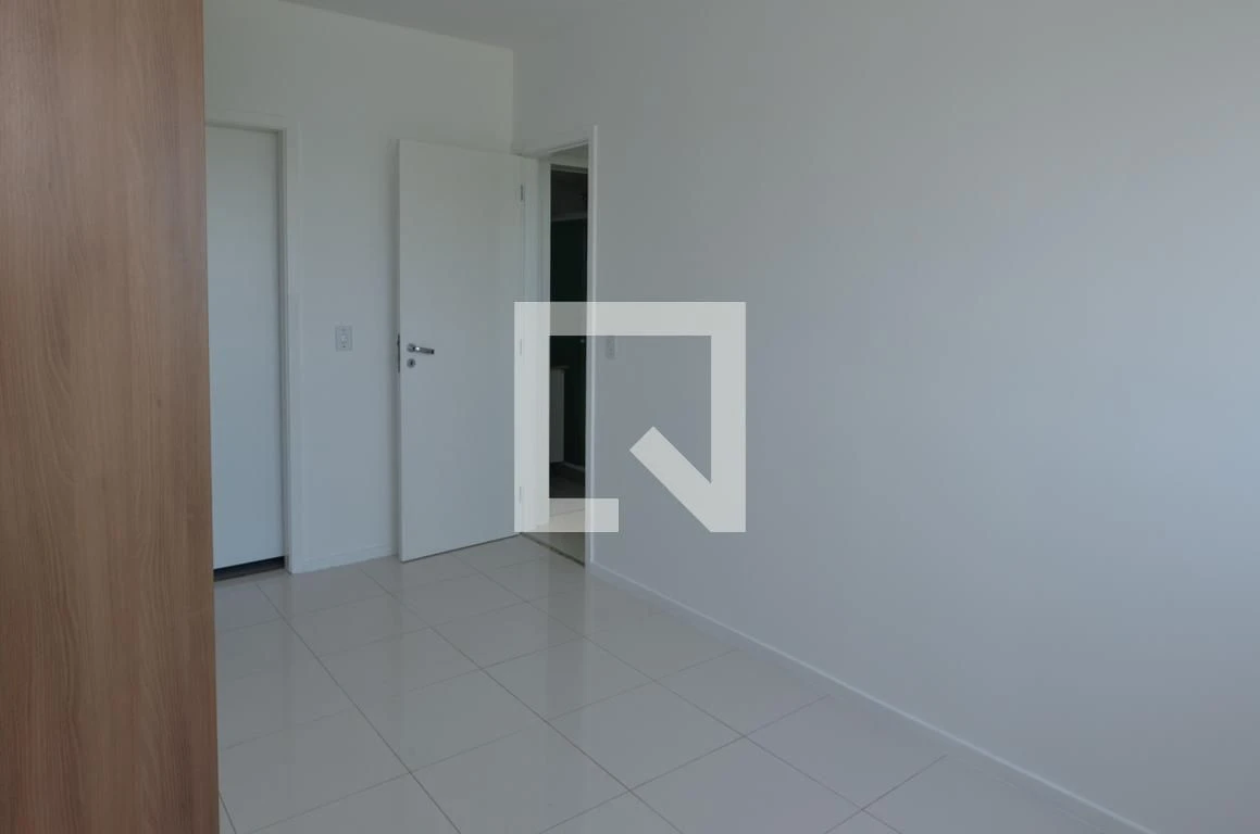 Квартира 80 м² із заскленим балконом та робочим місцем — photo 10