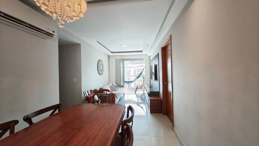 3-bedroom apartment in a building with a gym — photo 10