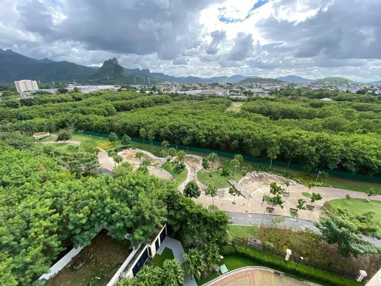 Furnished apartment, 150 m², with a glass-enclosed balcony — photo 14