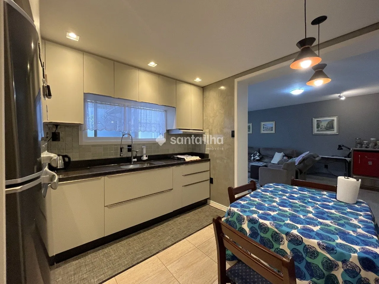 Furnished house with 3 bedrooms and 400 m²