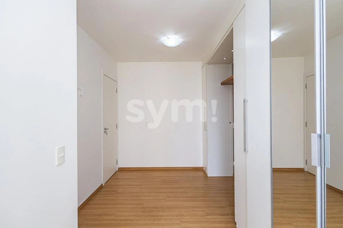 Balcony with a grill in a 3-bedroom apartment, 71 m² — photo 36