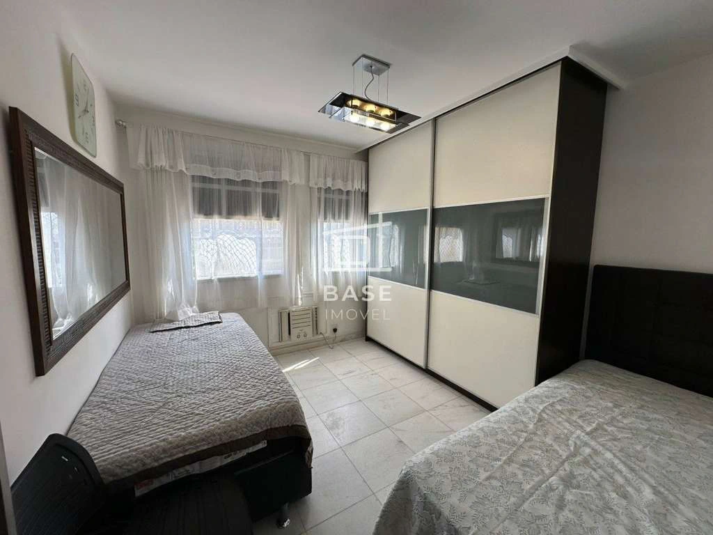 Furnished 2-bedroom apartment with balcony — photo 11
