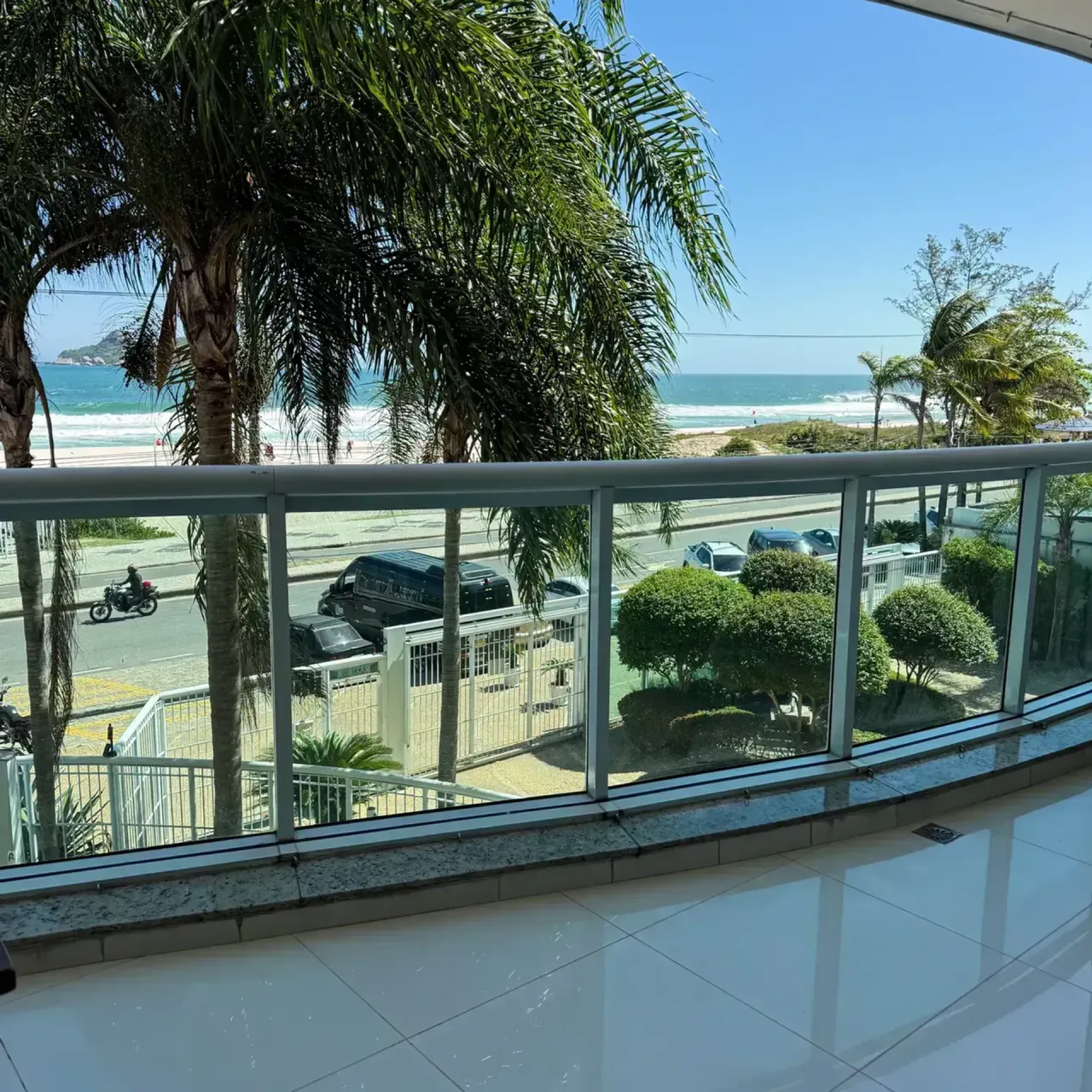 85 m² apartment with 2 bedrooms and 3 bathrooms — photo 15