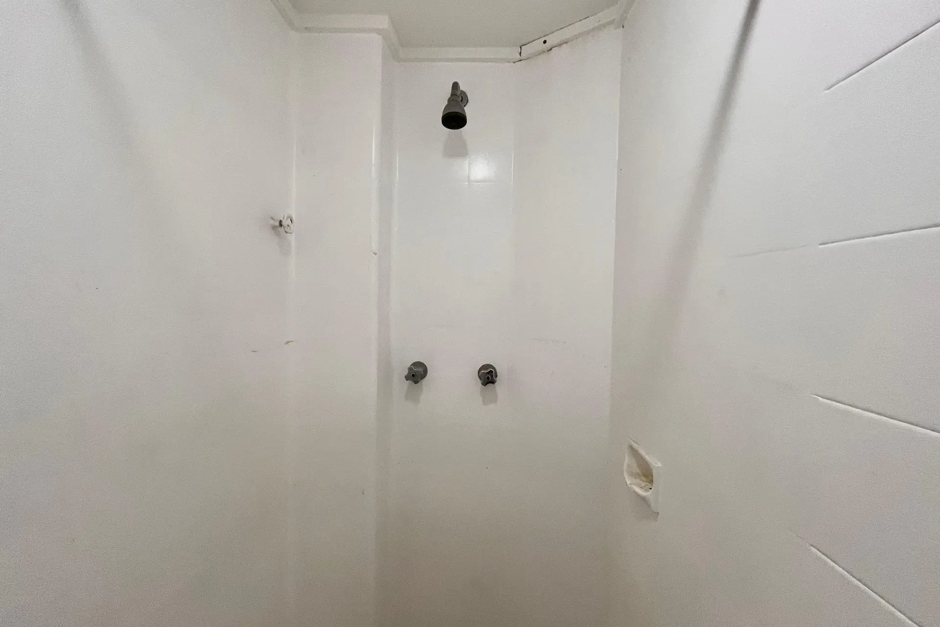 Unfurnished 2-bedroom rental apartment with 2 baths — photo 51