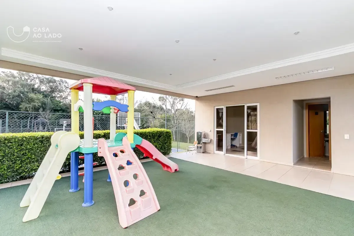 House with 629 m², 4 bedrooms and a balcony — photo 56