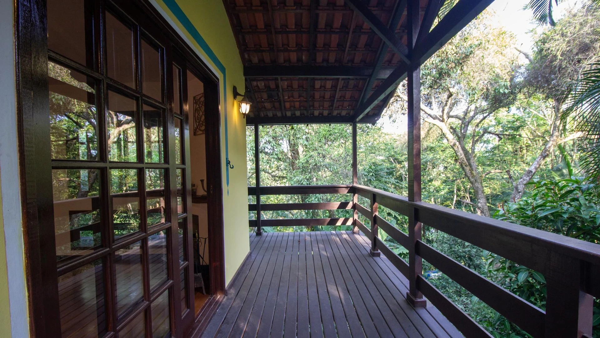 Casa com 4 quartos e 4 banheiros, com 3 vagas