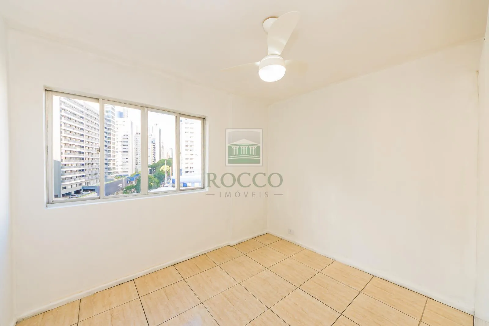 2-bedroom apartment with a glass shower enclosure on the 7th floor — photo 5