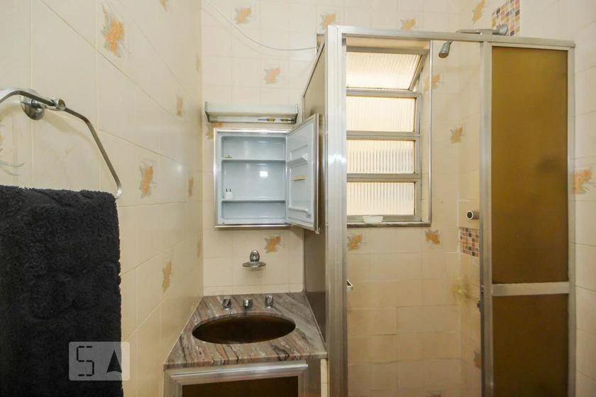 One-bedroom apartment with a washing machine — photo 18