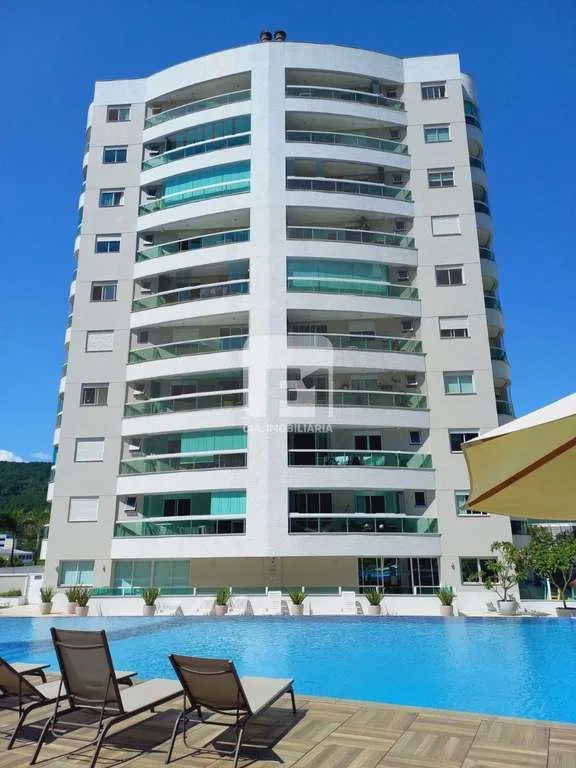 4-bedroom apartment with a mountain view in Florianópolis — photo 5