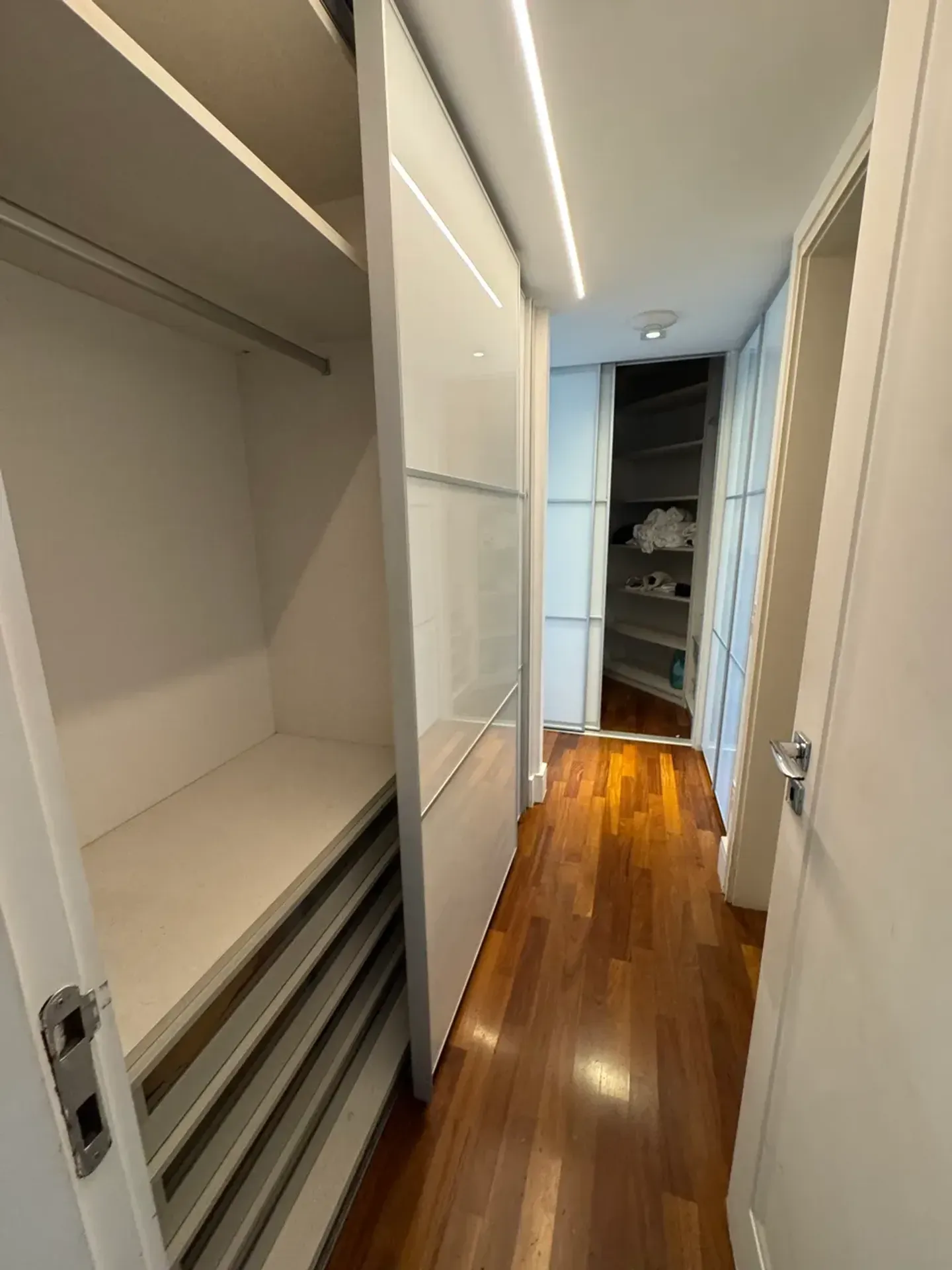 Apartamento de 200 m² com closet e vista para a água — photo 6