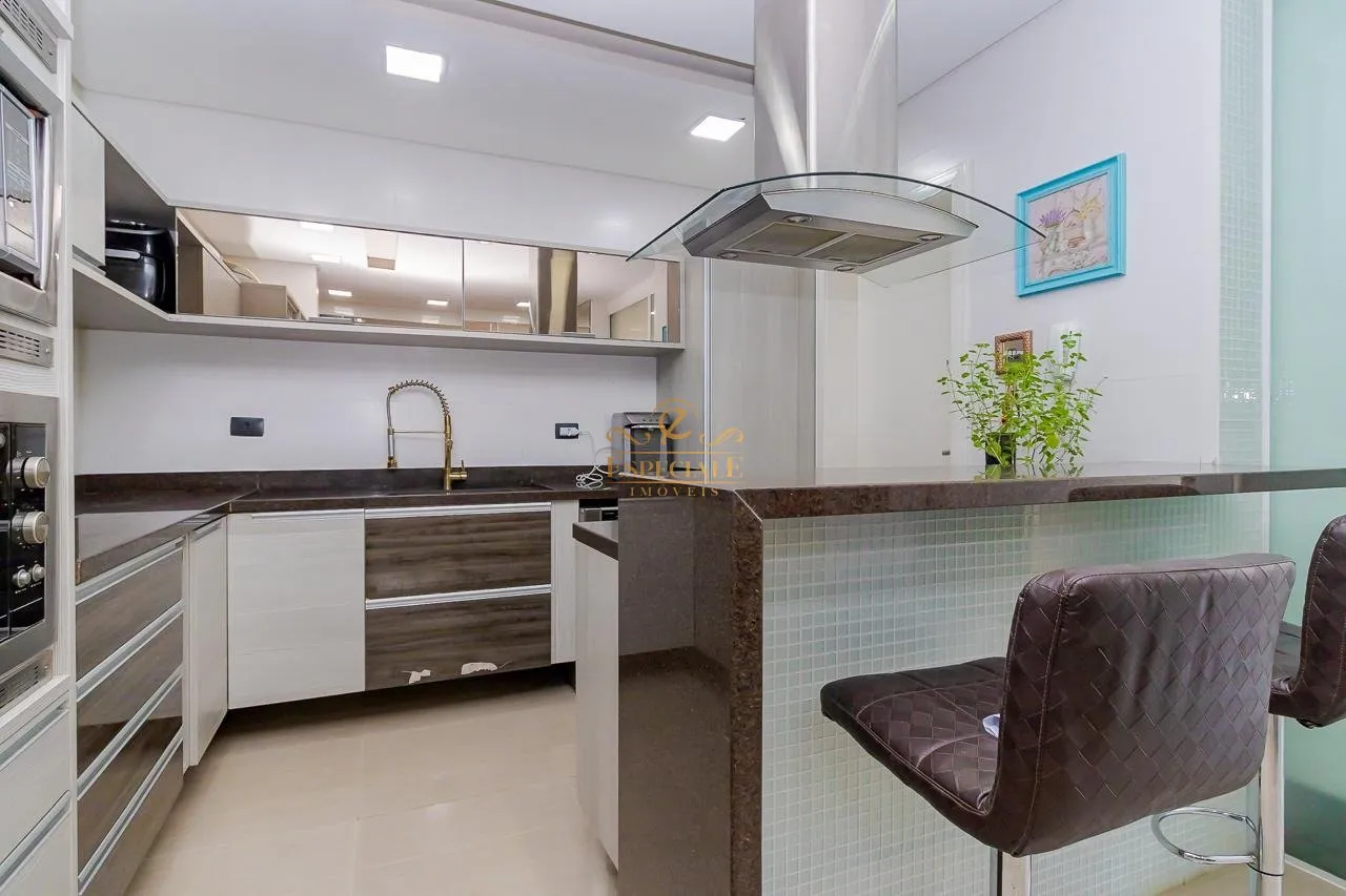 Furnished house with 4 bedrooms and 5 bathrooms in a condo — photo 4