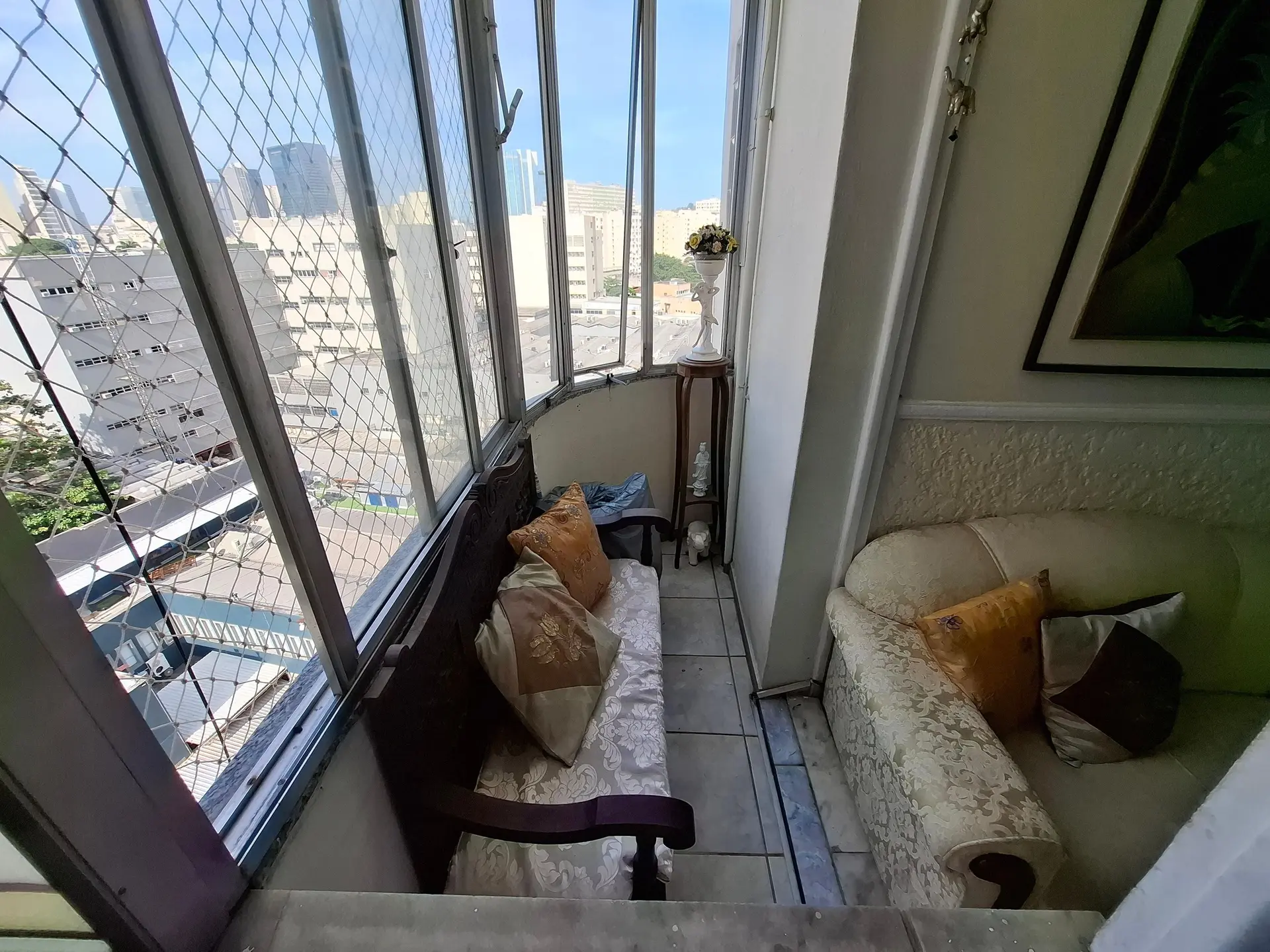 Apartamento mobiliado com cozinha fechada a gás
