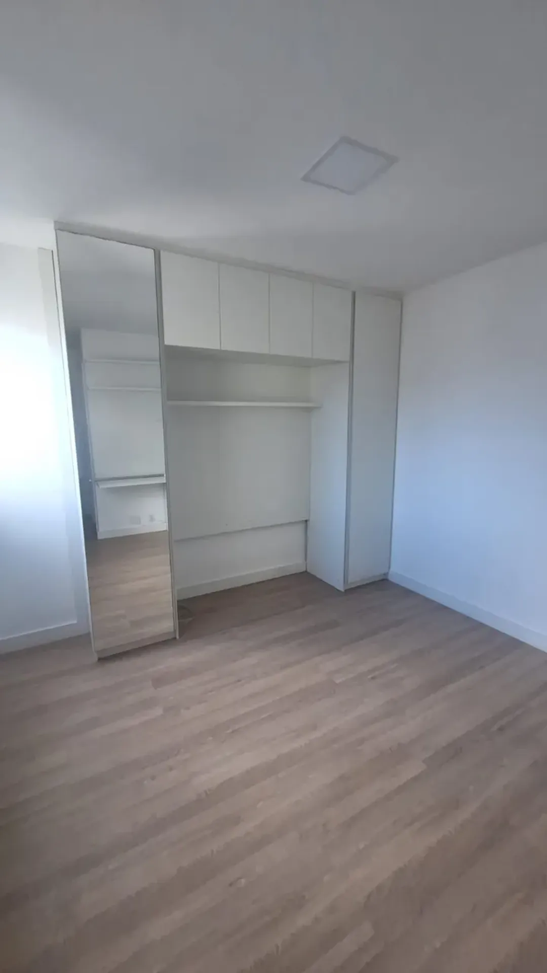 Apartment, 66 m², with a glass-enclosed balcony — photo 3