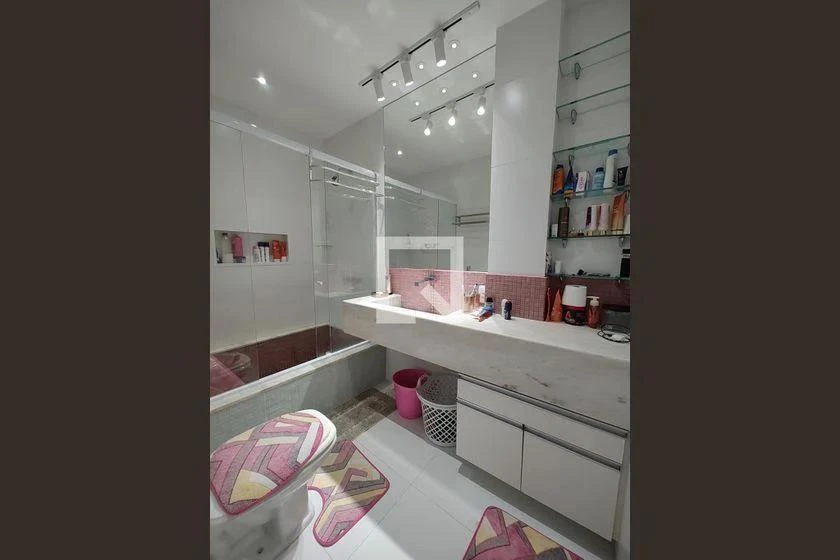 Apartamento mobiliado de 214 m² com 4 quartos e 2 banheiros — photo 7