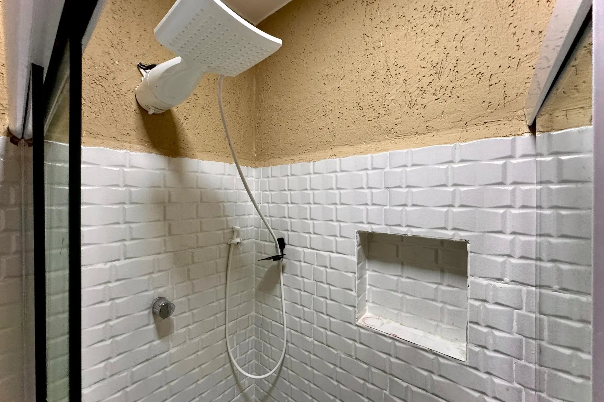 Furnished 1-bedroom apartment with pet-friendly policy — photo 14