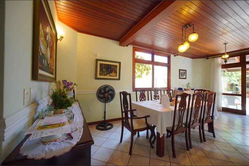 Casa amueblada con 6 dormitorios y jardín privado — photo 4
