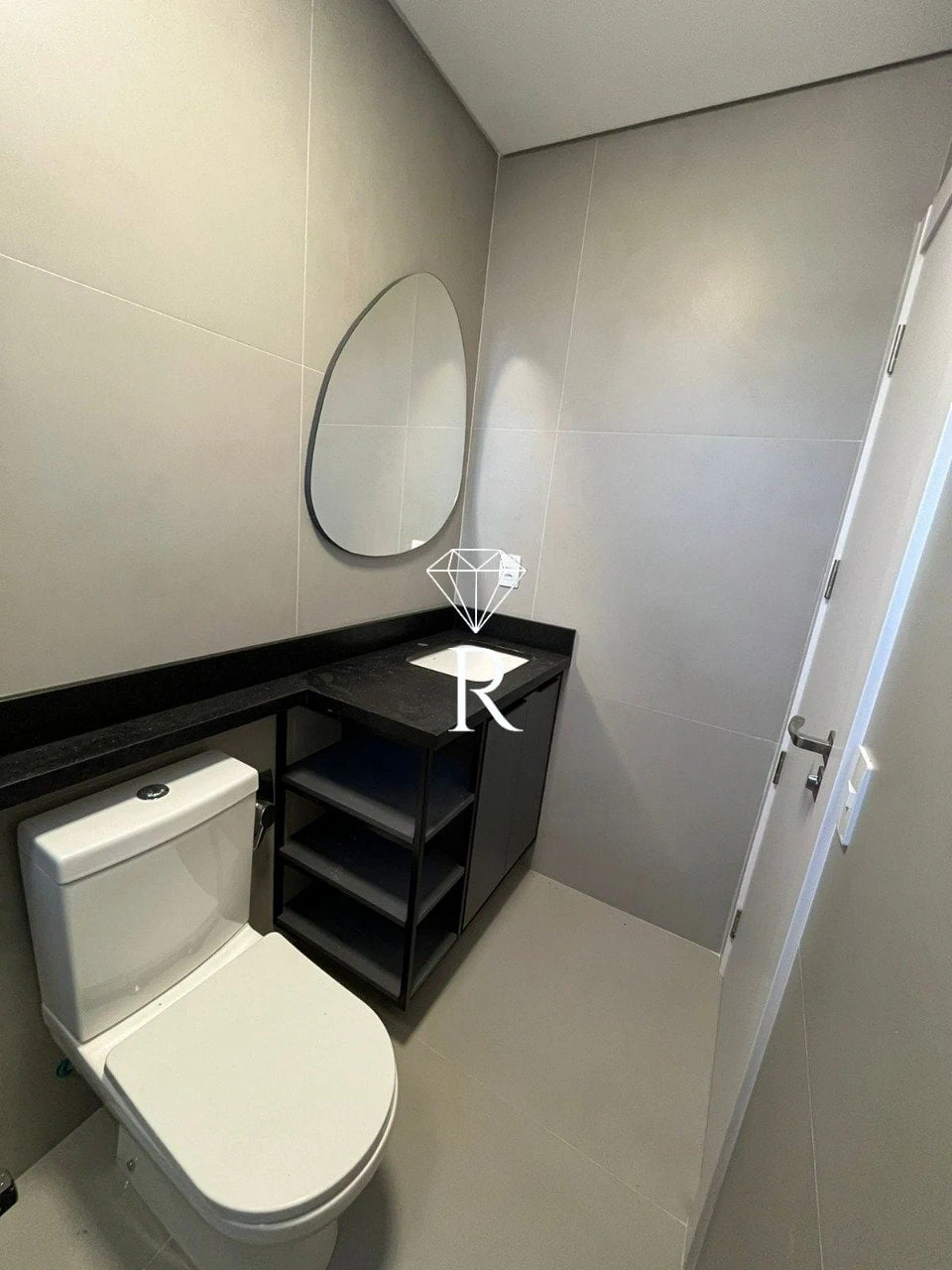 3-bedroom apartment with a grill on the balcony — photo 10
