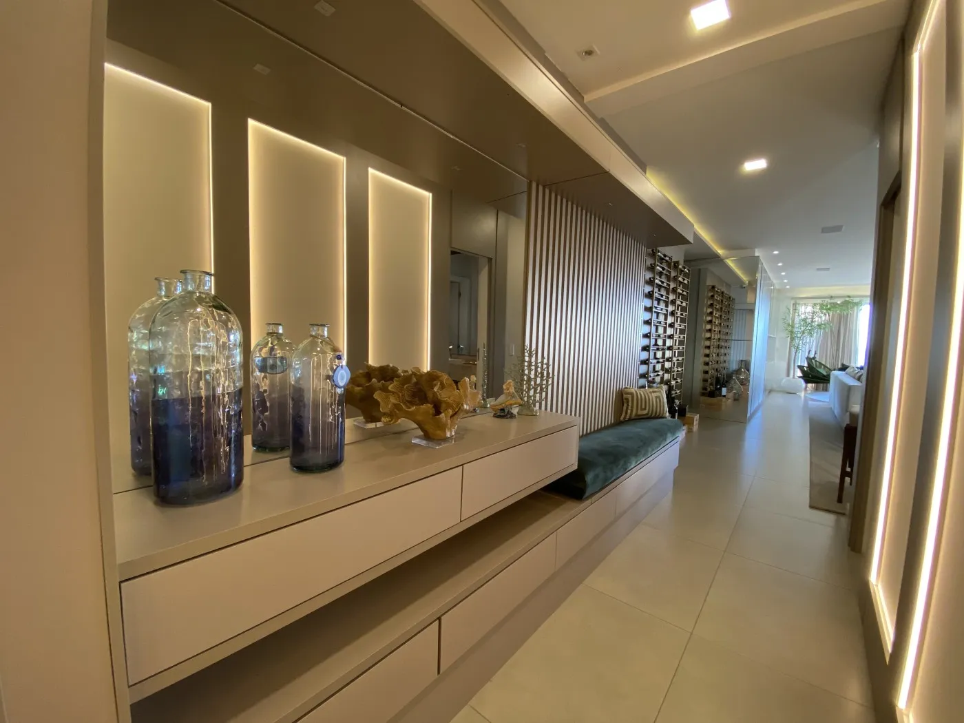 318 m² apartment with a bathtub and a water view — photo 33