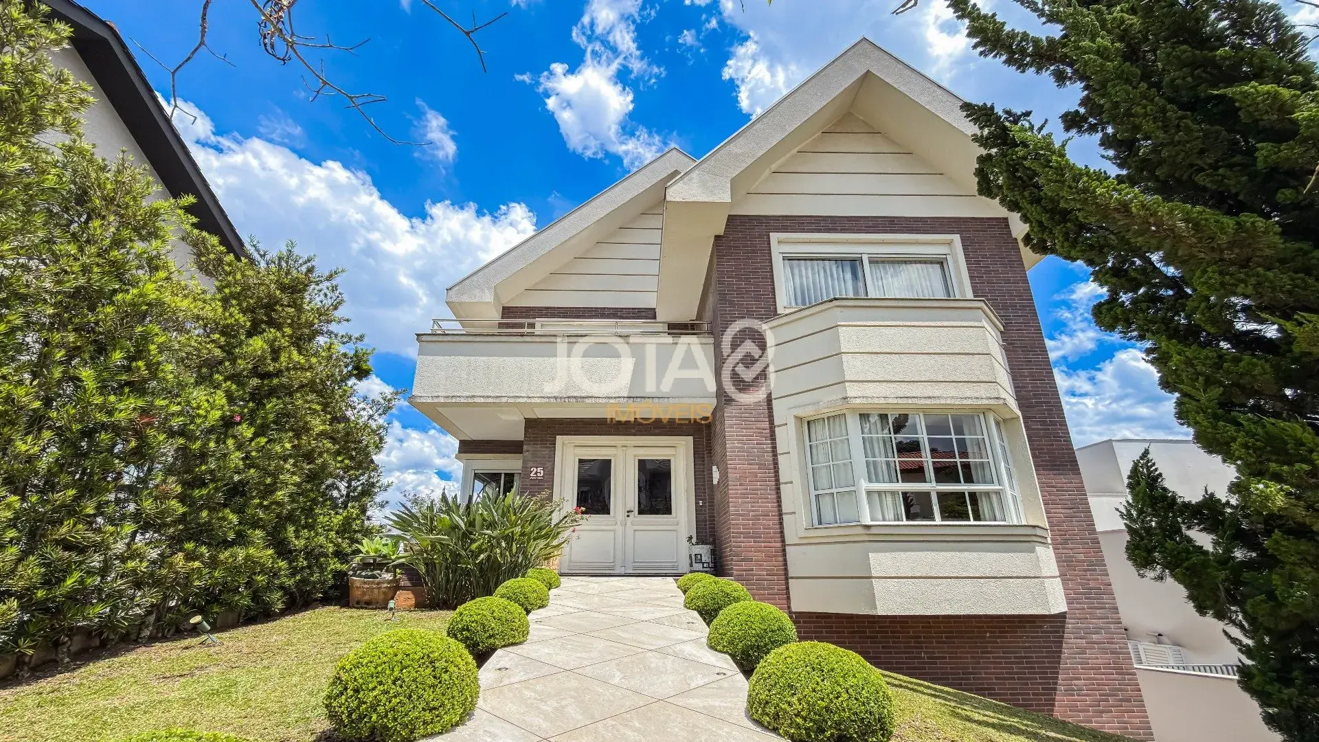 House with 3 en-suite bedrooms and private BBQ — photo 40