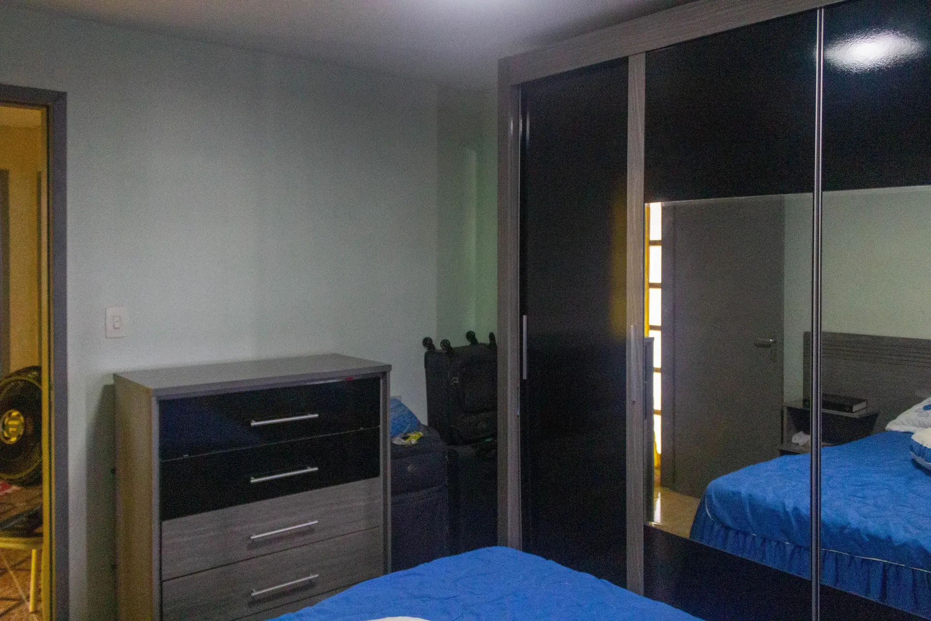 5-bedroom apartment with a washing machine — photo 28
