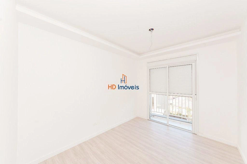 House, 168 m², with a glass-enclosed balcony — photo 2