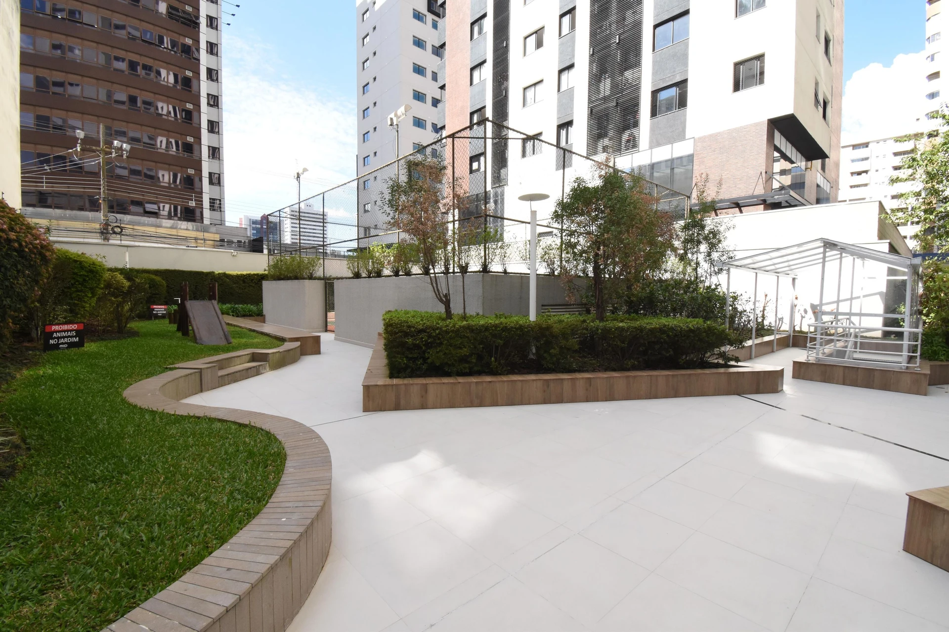 2-bedroom apartment with a grill on the balcony — photo 15