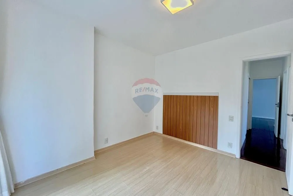 3-bedroom apartment with a mountain view in Rio de Janeiro — photo 14