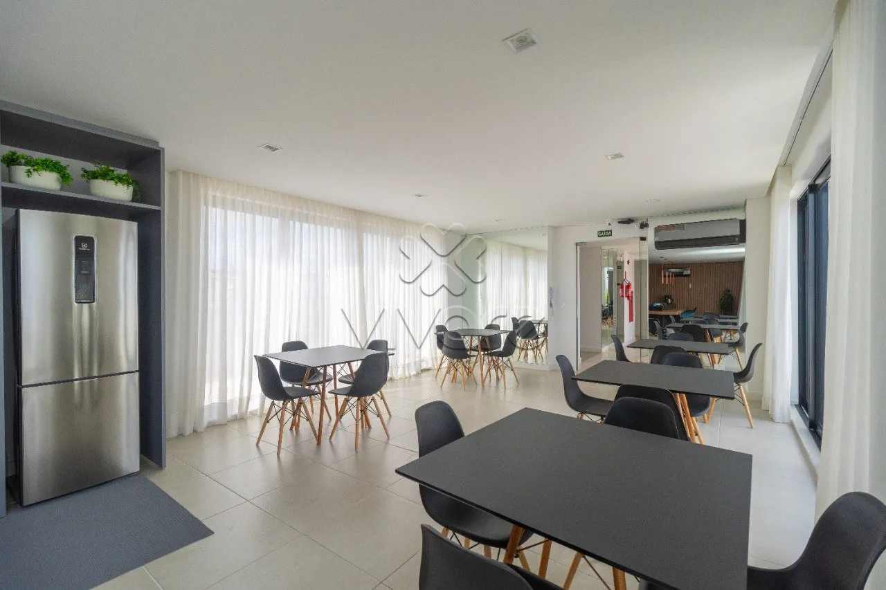 Furnished 1-bedroom apartment with open-plan kitchen — photo 17