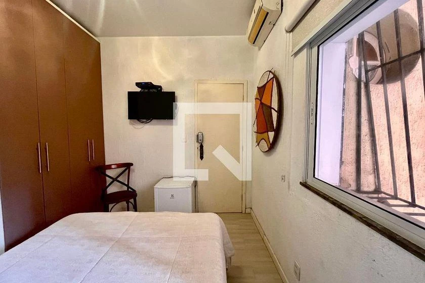 Furnished 21 m² house with 1 suite and no parking