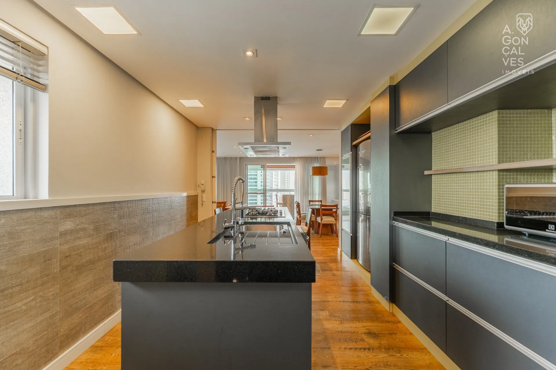 3-bedroom apartment with en-suite and integrated balcony