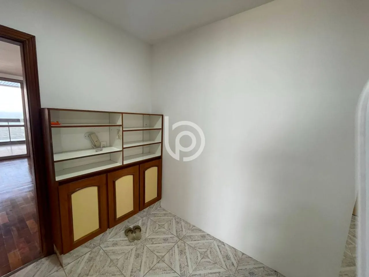 Rental apartment with 4 bedrooms and 4 bathrooms — photo 11