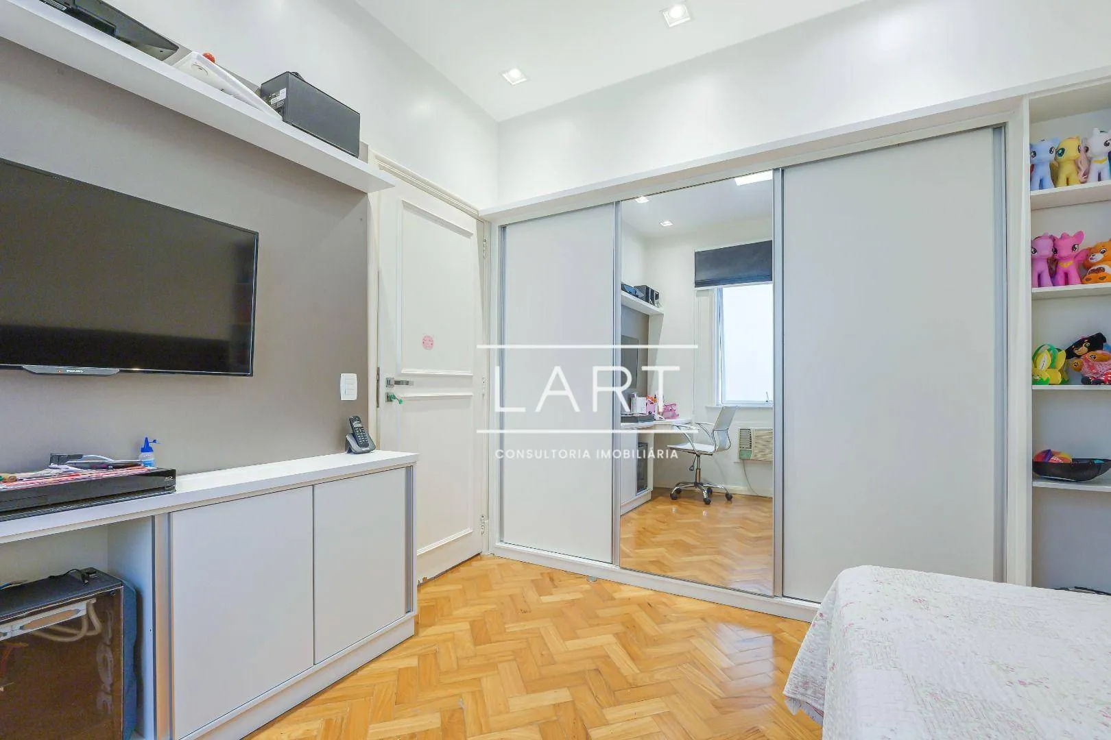 4-bedroom apartment with 453 m² and shared elevator — photo 25