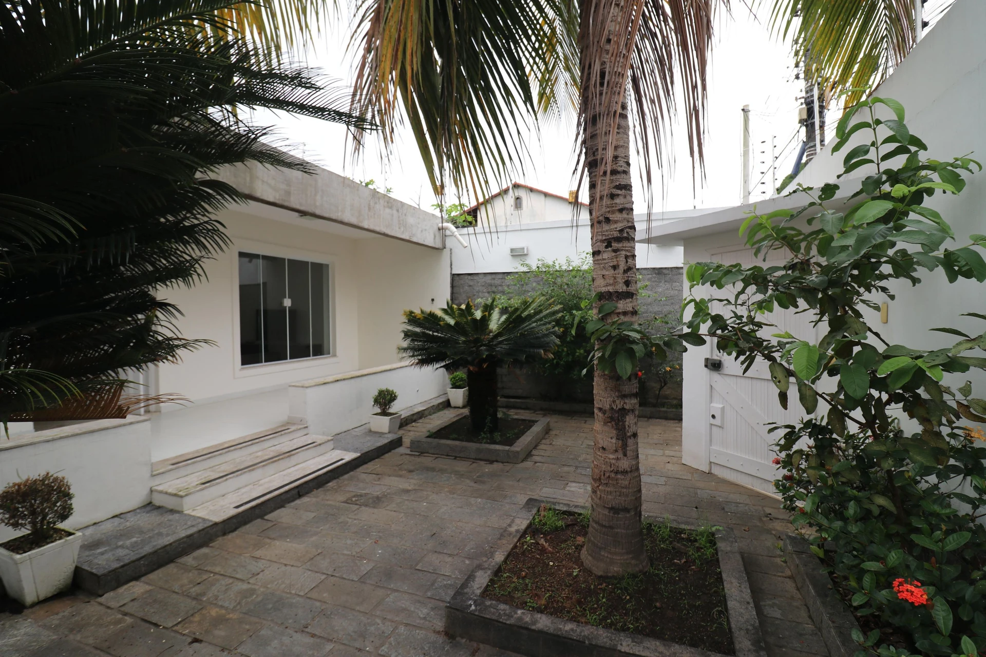 Vestidor y 5 dormitorios: casa de 420 m² — photo 79