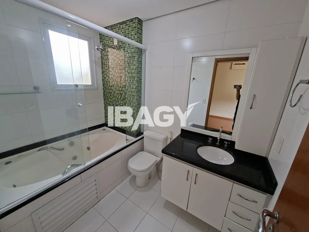 Apartamento com 3 dormitórios, 1 suíte e 130 m² — photo 17