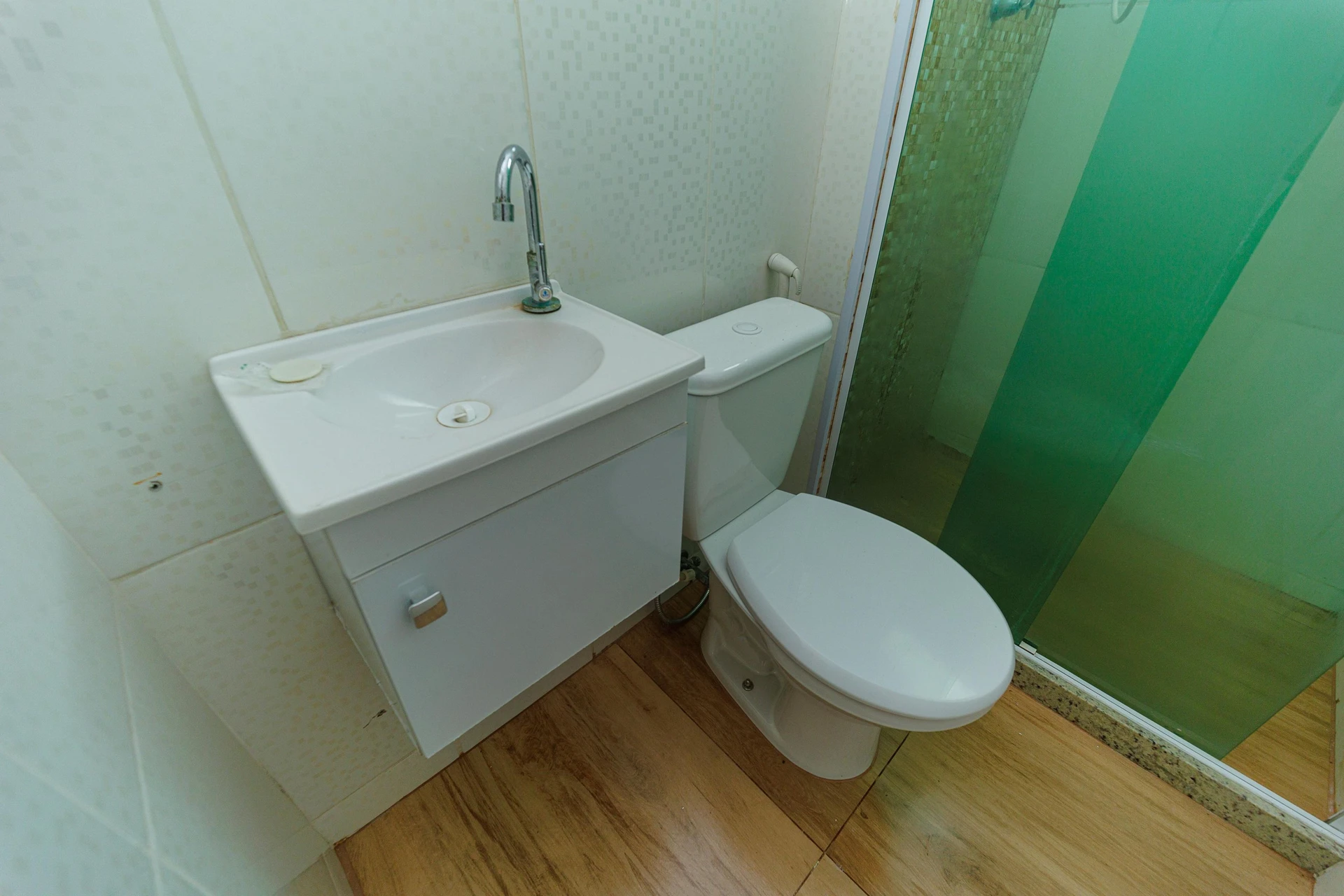2-bedroom apartment in a building with a pool — photo 6