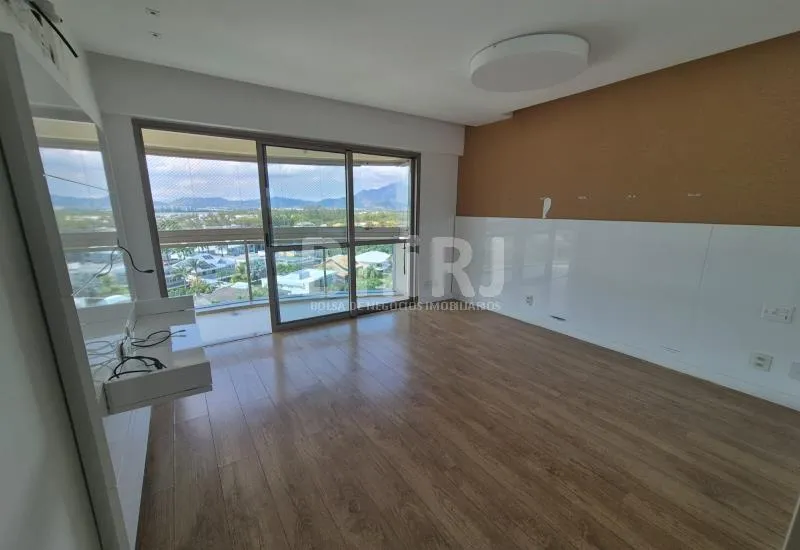 Apartment with 4 bedrooms and a glass balcony — photo 32