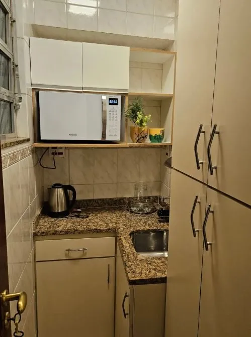 Furnished studio, 40 m², with floor-to-ceiling windows — photo 9