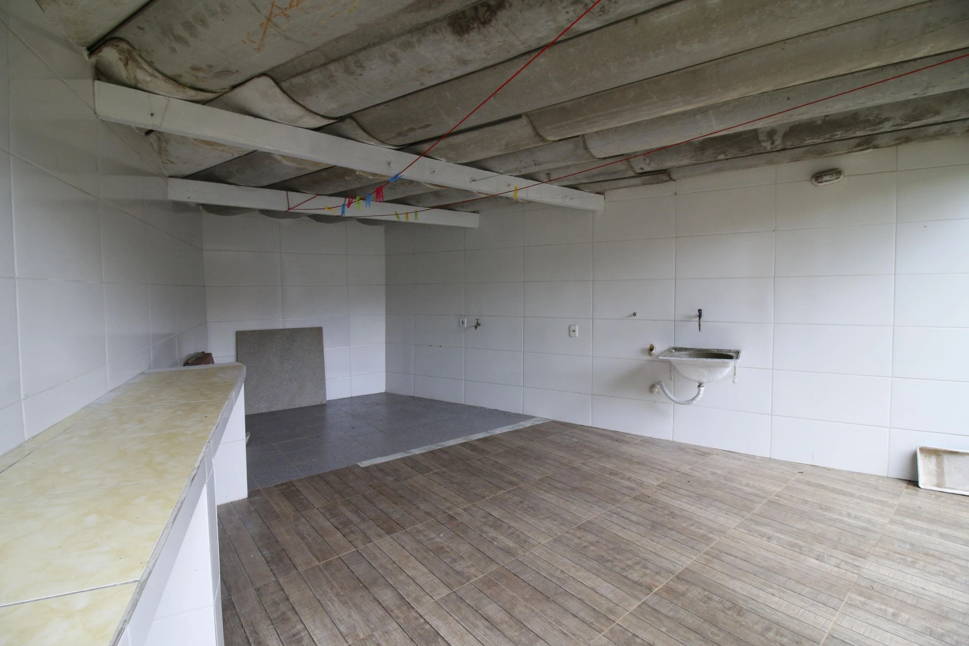 3-bedroom apartment with a grill on the balcony — photo 28