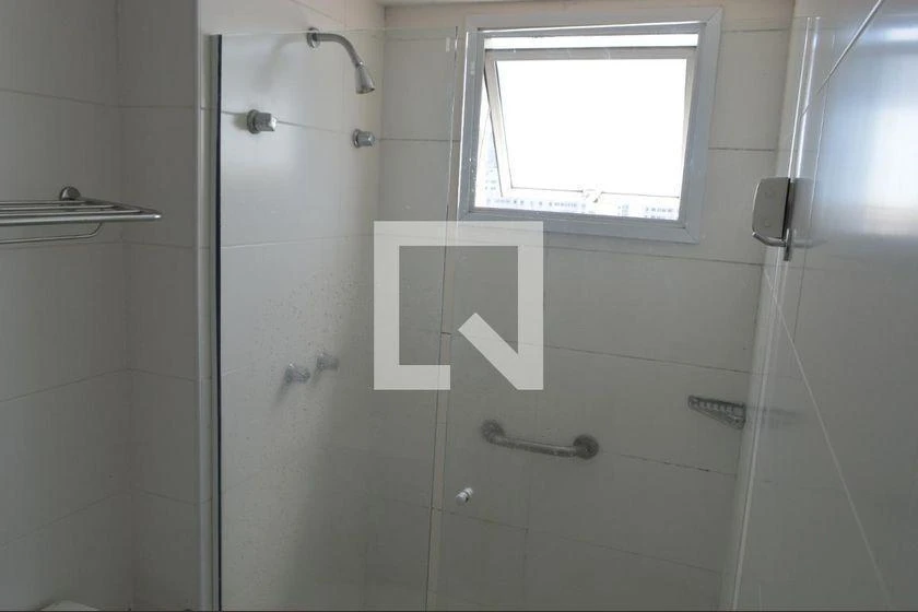 1-bedroom furnished apartment with glass shower cabin — photo 2