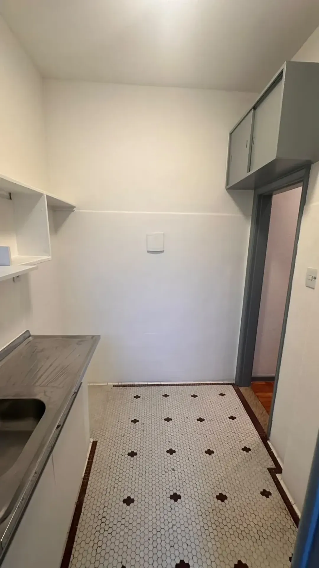 Departamento de 1 dormitorio con piso de madera o laminado — photo 28